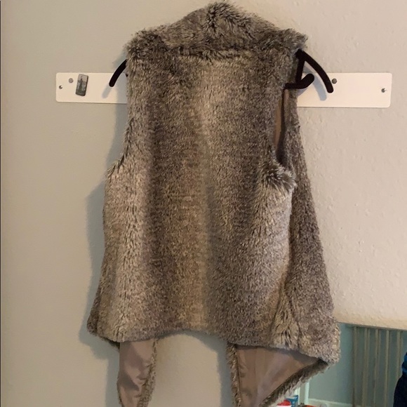 Faux fur vest - Picture 5 of 5